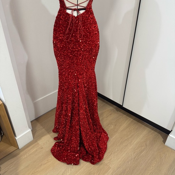 Sherri Hill 5509 Red Sequin Gown - Size 6 - Picture 7 of 10